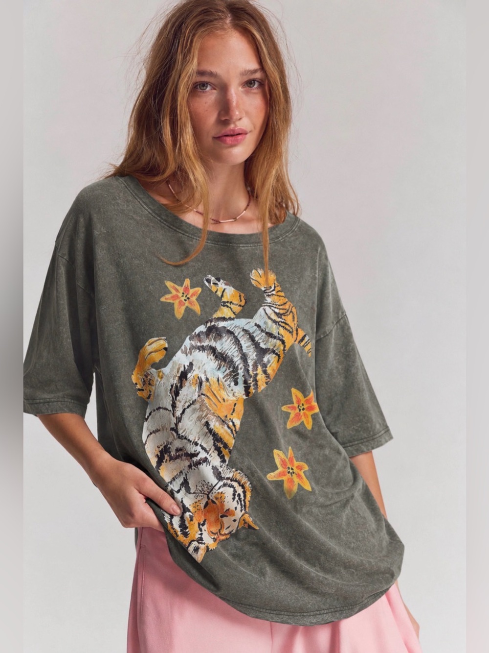 BOUTIQUE MINERAL WASH OVERSIZED TIGER TEE